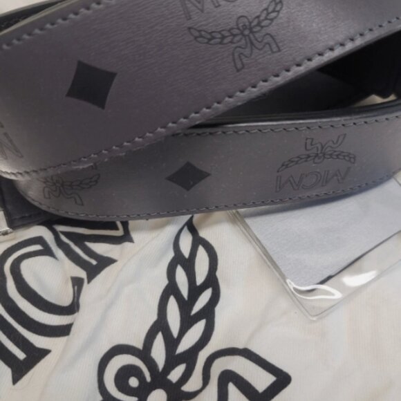 MCM Black Leather Reversible Belt with Silver Logo Buckle New w/ Dustbag Tags - Picture 6 of 11